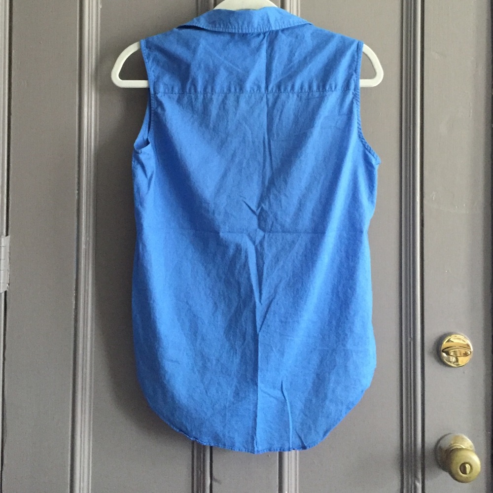Sleeveless Waist-Tie Blouse - Picture 6 of 8